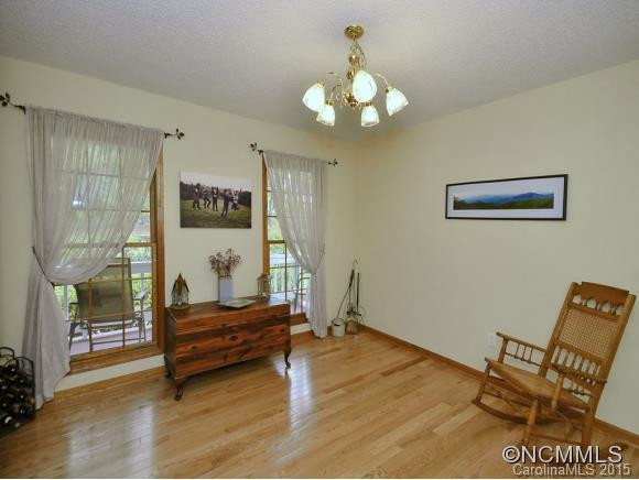 18 SQUIRREL HILL DRIVE - Photo 4