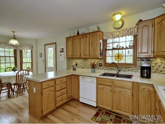 18 SQUIRREL HILL DRIVE - Photo 5