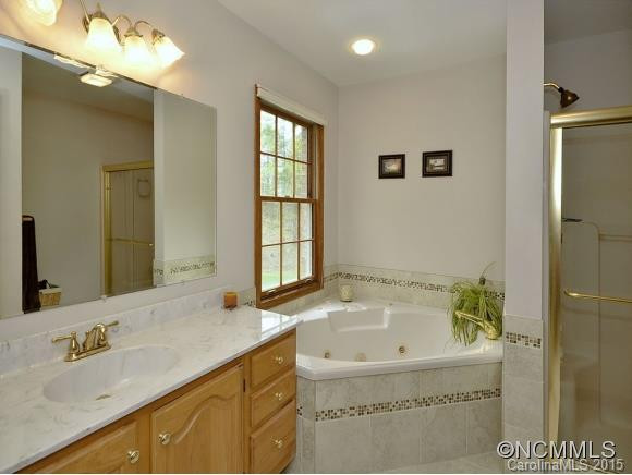 18 SQUIRREL HILL DRIVE - Photo 8