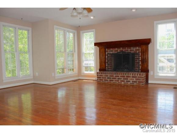 327 Fairforest - Photo 4