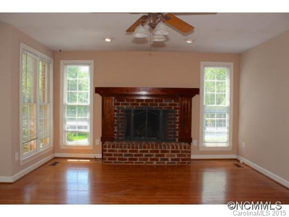 327 Fairforest - Photo 6