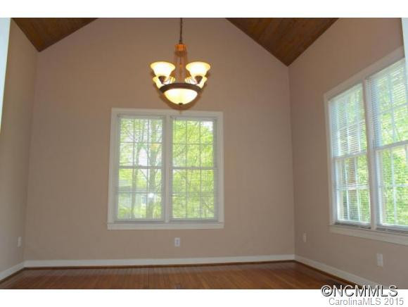 327 Fairforest - Photo 7