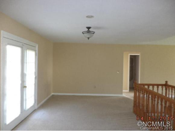 276 Oak Park Dr - Photo 3