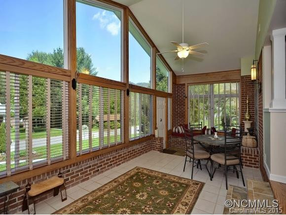 15 Alpine Way - Photo 2