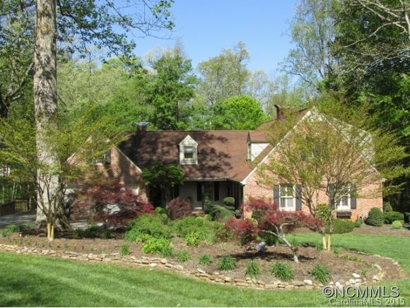 231 Camelot Drive - Photo 2