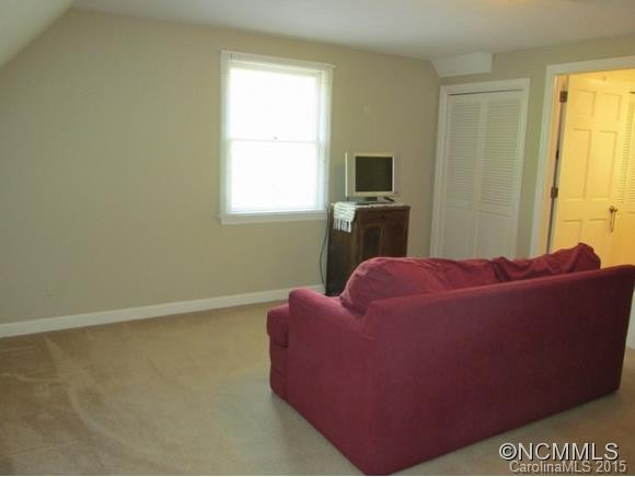 231 Camelot Drive - Photo 11
