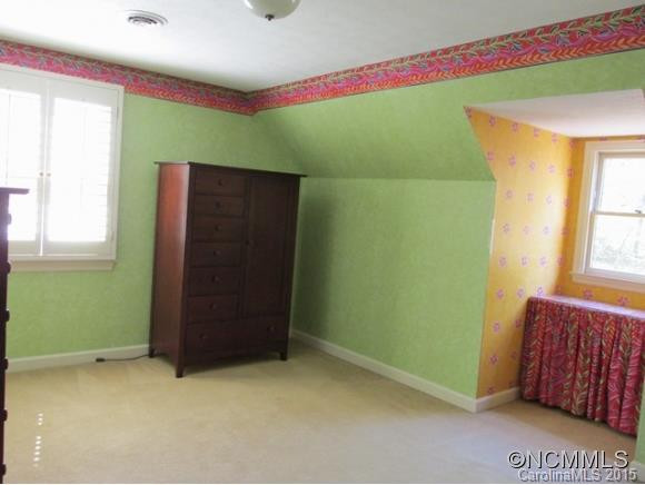 231 Camelot Drive - Photo 14