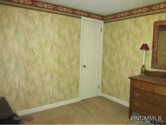 231 Camelot Drive - Photo 15