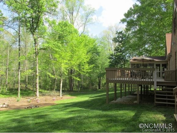 231 Camelot Drive - Photo 23