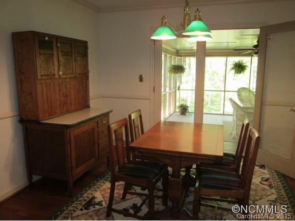 231 Camelot Drive - Photo 6