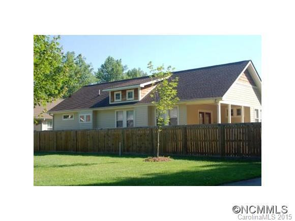 422 Village Greenway - Photo 2