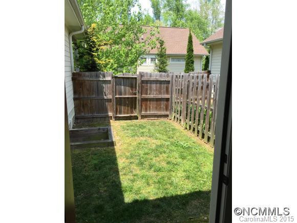 422 Village Greenway - Photo 20