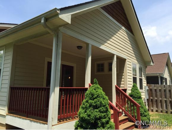 422 Village Greenway - Photo 5
