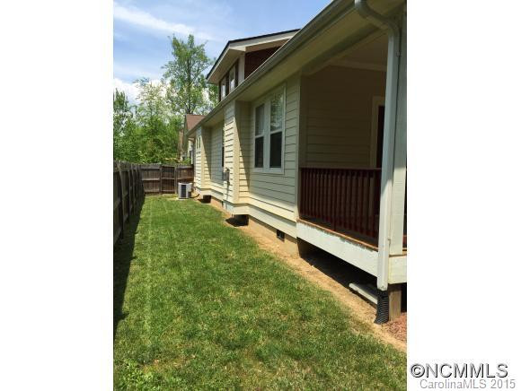 422 Village Greenway - Photo 6