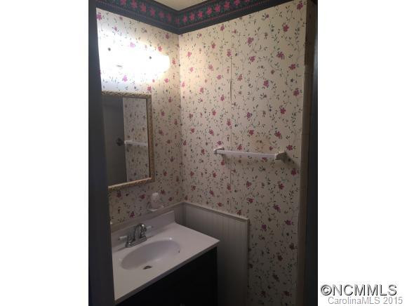 301 Heather Court - Photo 8