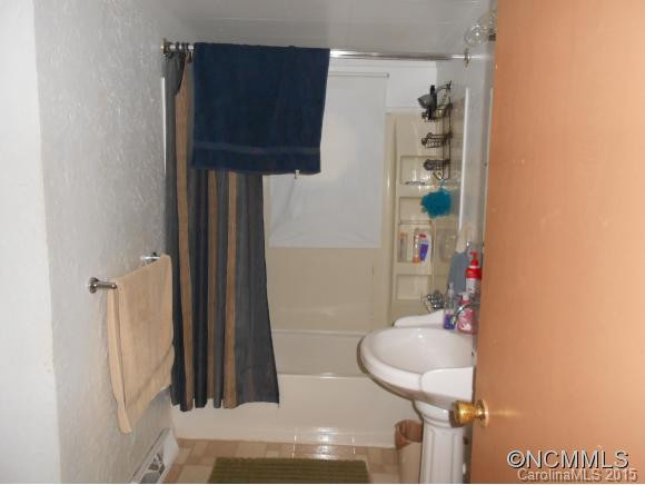 409 Hall St. - Photo 12