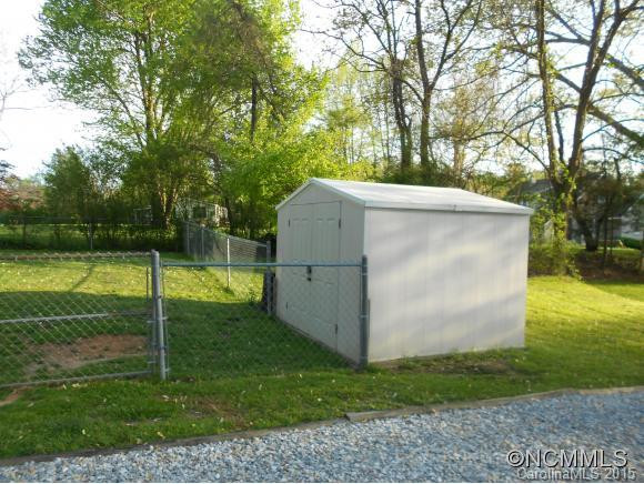 409 Hall St. - Photo 5