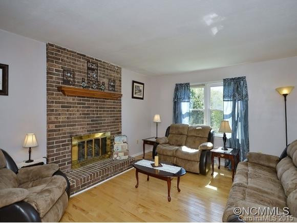 266 YOUNG'S COVE ROAD - Photo 2