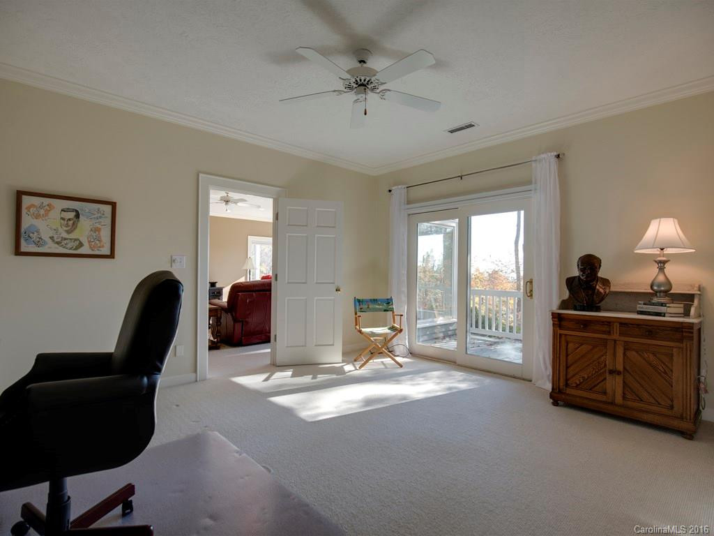 547 Hagen Drive - Photo 13