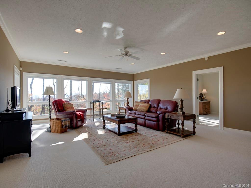 547 Hagen Drive - Photo 15