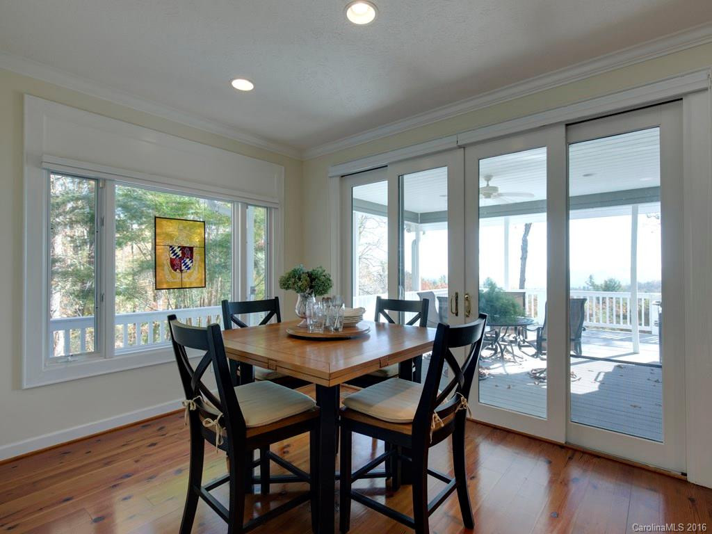 547 Hagen Drive - Photo 3