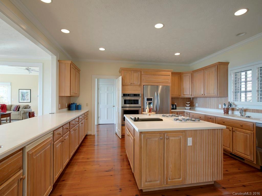 547 Hagen Drive - Photo 7