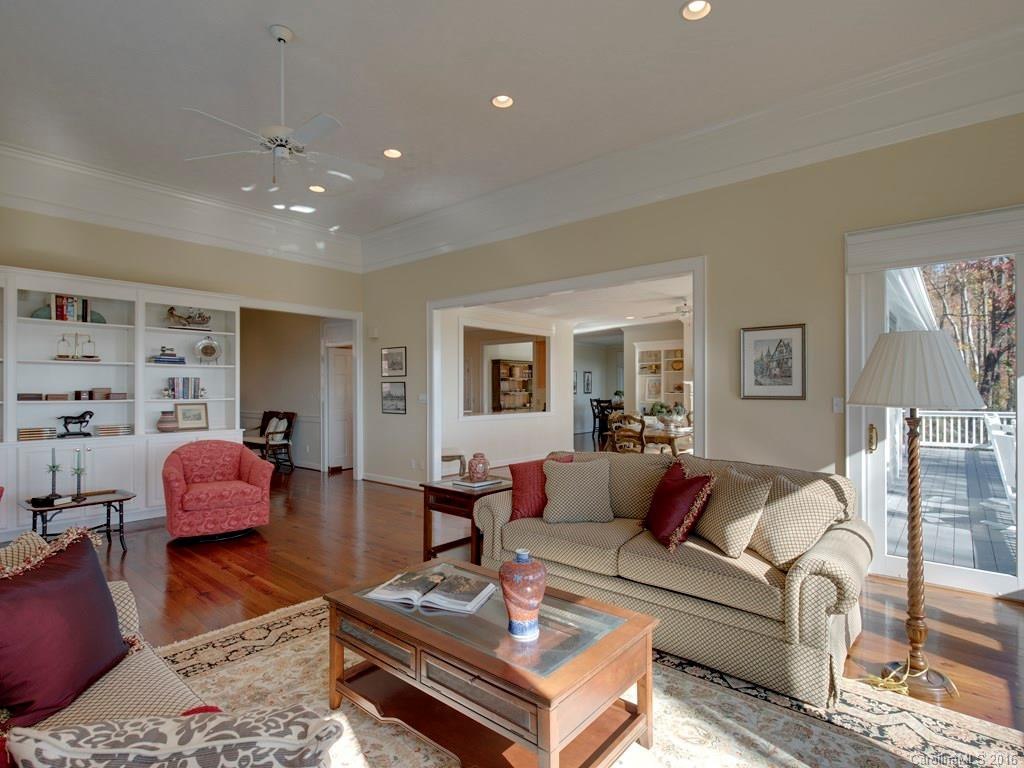 547 Hagen Drive - Photo 8