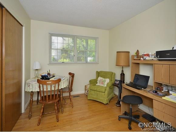 111 MERRI ACRES Lane - Photo 11