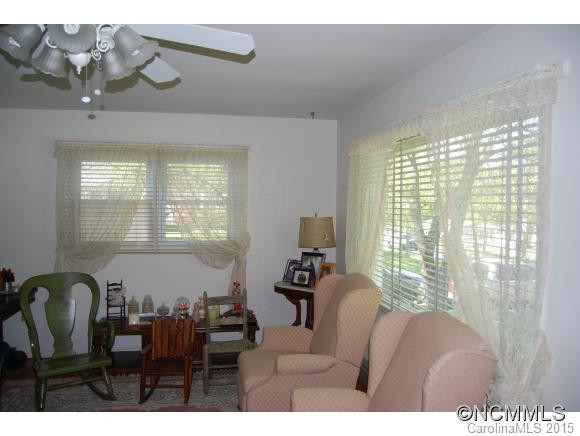300 Wilson Avenue - Photo 6