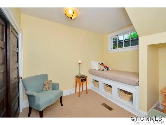 302 Hillside Street - Photo 16