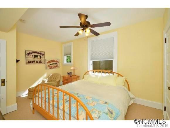 302 Hillside Street - Photo 17