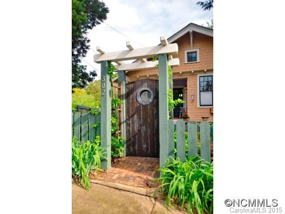 302 Hillside Street - Photo 3