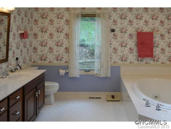 295 Roberts Drive - Photo 14
