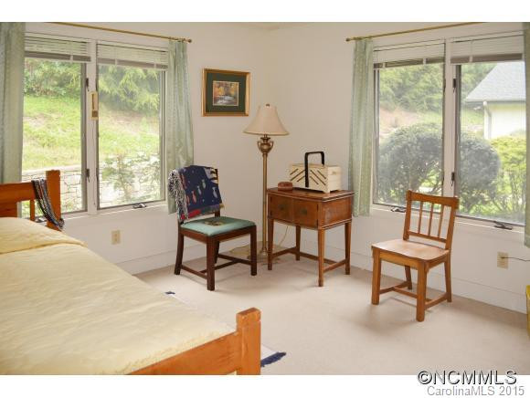 295 Roberts Drive - Photo 15