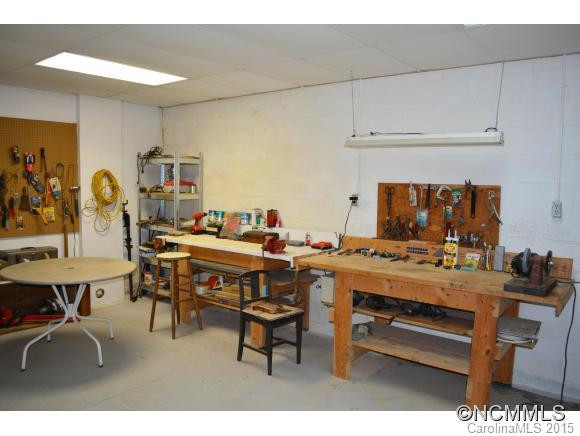 295 Roberts Drive - Photo 18