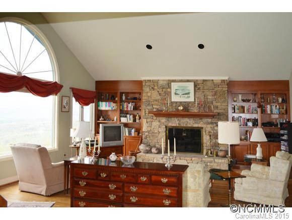 295 Roberts Drive - Photo 5