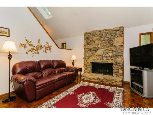21 Turnberry Drive - Photo 3