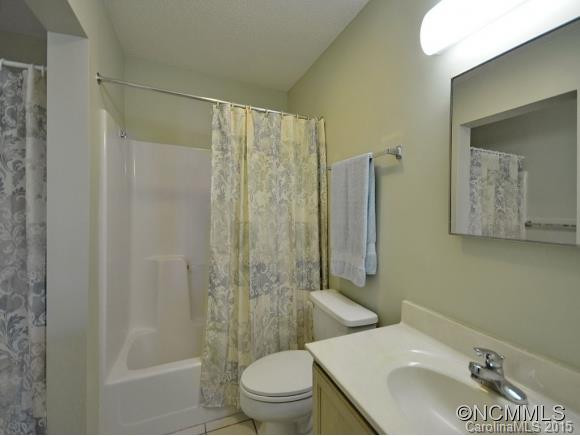 83 HONEYSUCKLE LN. - Photo 11