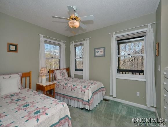 83 HONEYSUCKLE LN. - Photo 12