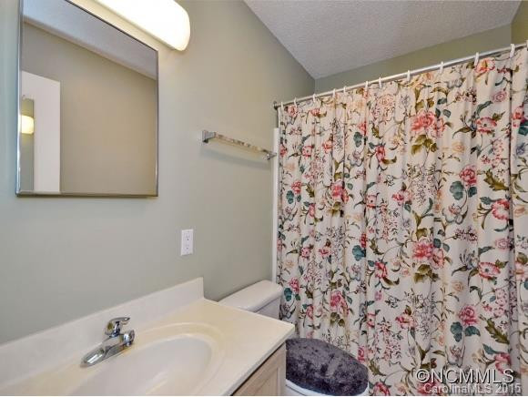 83 HONEYSUCKLE LN. - Photo 14