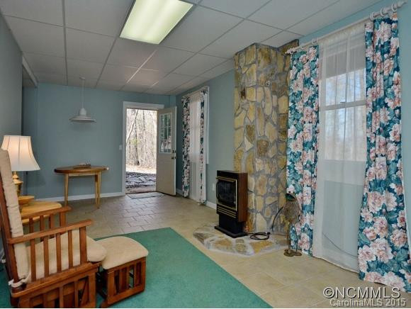 83 HONEYSUCKLE LN. - Photo 15