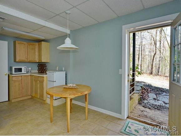 83 HONEYSUCKLE LN. - Photo 16
