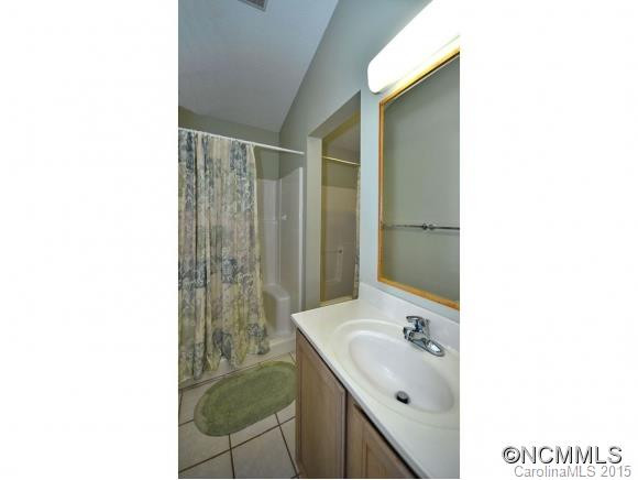 83 HONEYSUCKLE LN. - Photo 10