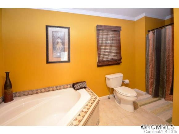 7 Robin Lane - Photo 14