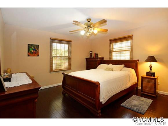 7 Robin Lane - Photo 15