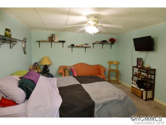 7 Robin Lane - Photo 19