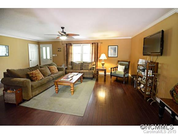 7 Robin Lane - Photo 6