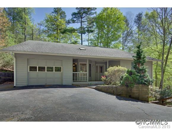 852 Deerlake Rd