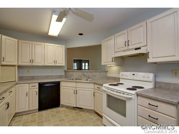852 Deerlake Rd - Photo 3