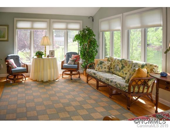 115 Hawthorn Drive - Photo 11